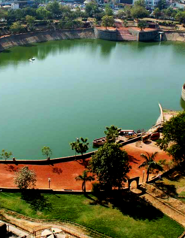 Vastrapur Lake